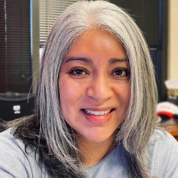 Meet your Posher, Oralia - Picture 1 of 1